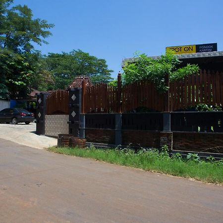 ג'פארה Spot On 2761 Pondok Kartini מראה חיצוני תמונה